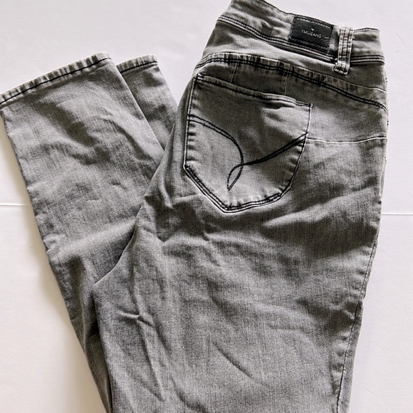 ⭐️3/$15 (16) MidRise UMI Jeans Grey Washed Comfy Cozy Fall Winter - Picture 3 of 12
